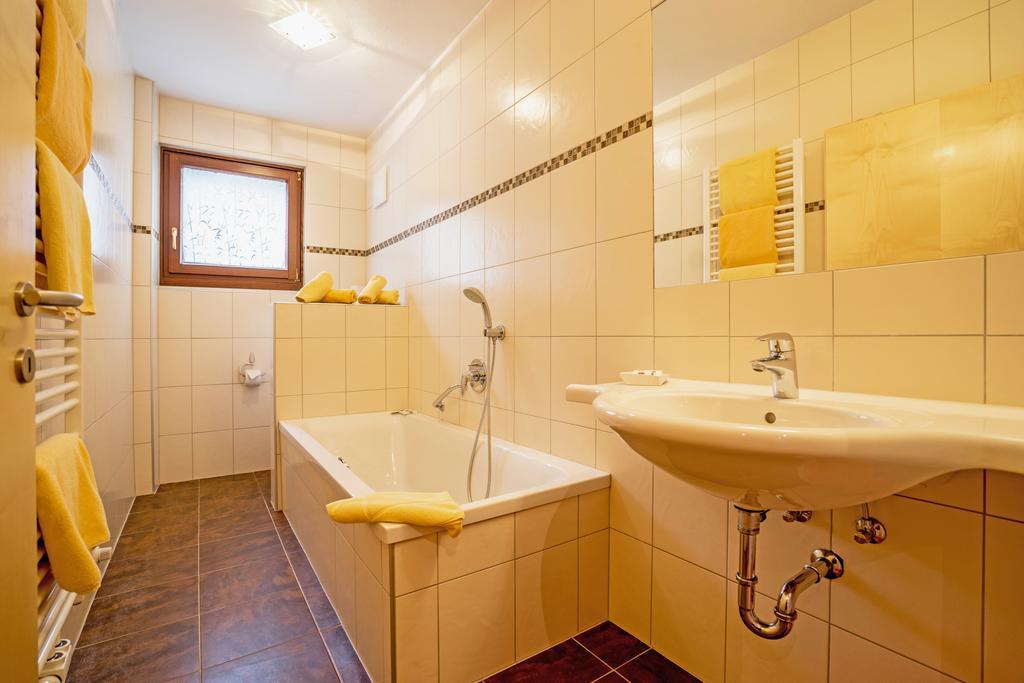 Hotel Haus Stampfer à Weissensee Chambre photo