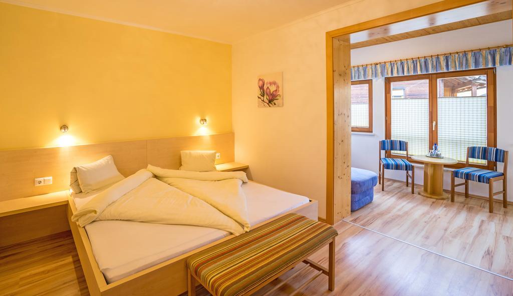 Hotel Haus Stampfer à Weissensee Chambre photo