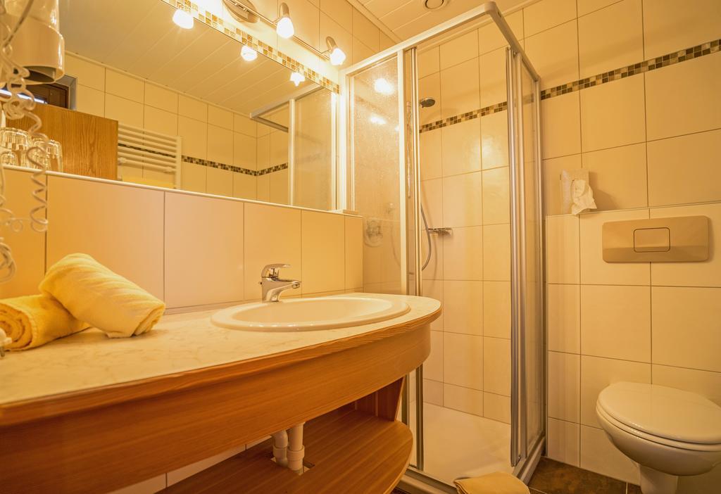 Hotel Haus Stampfer à Weissensee Chambre photo