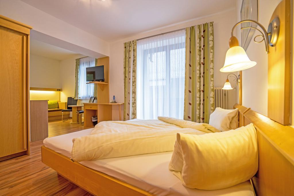 Hotel Haus Stampfer à Weissensee Chambre photo